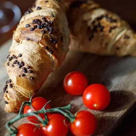 Golden - Cozy - Great Location&k28 *