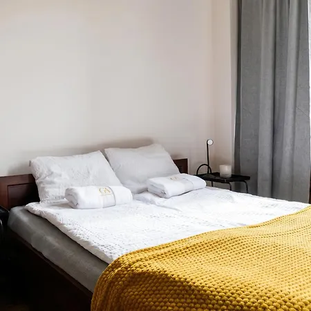 Golden - Cozy - Great Location&k28 *